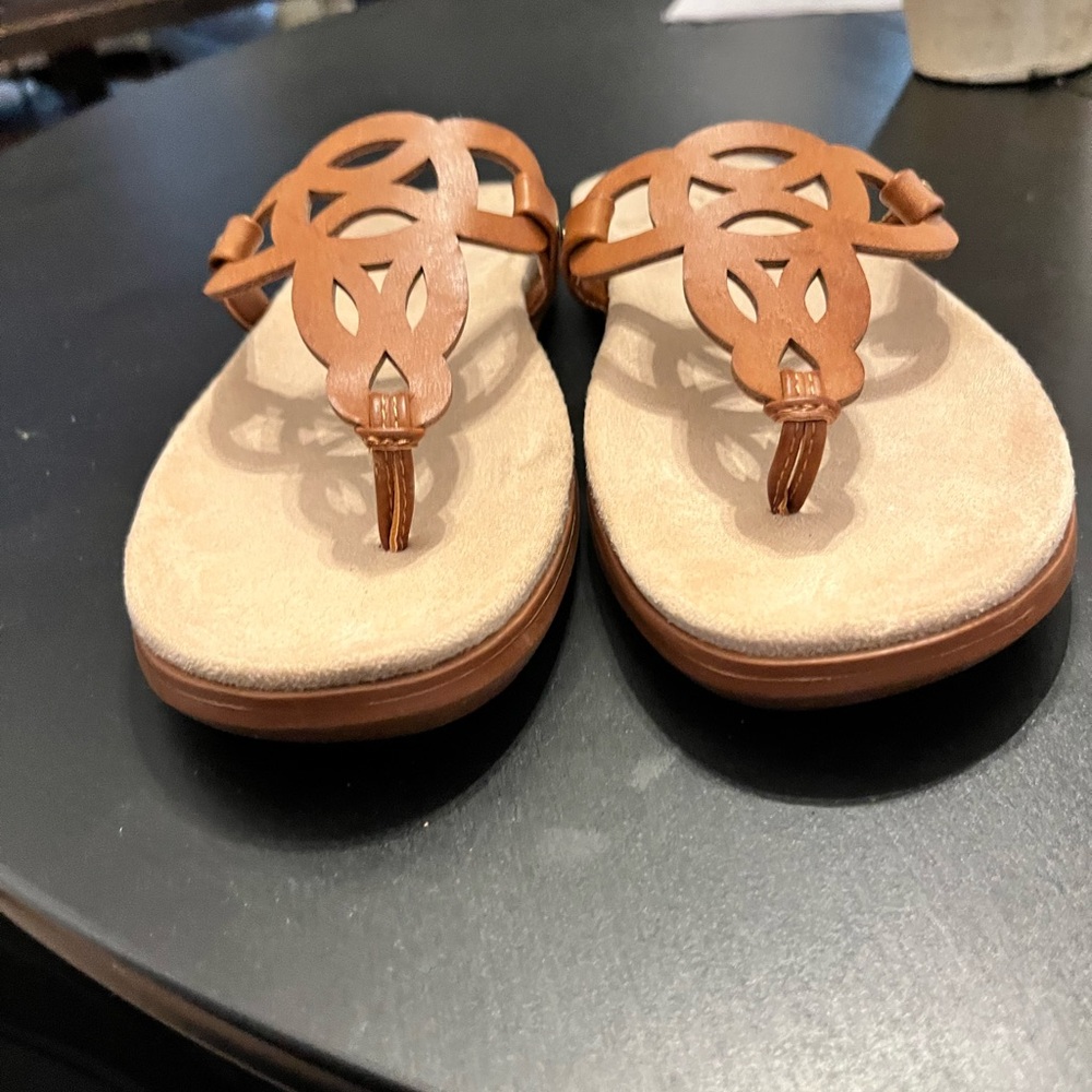 Soul Naturalizer Brand Shoes 8 1/2 in great condition.